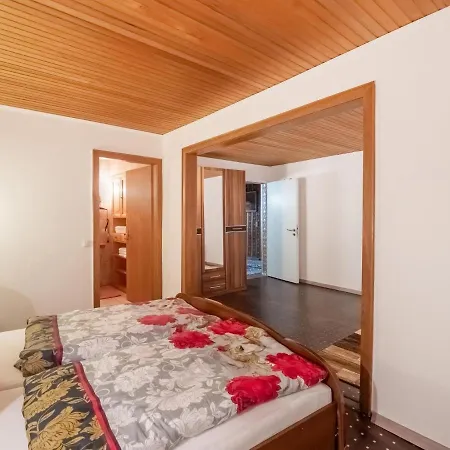 Cheerful Holiday In With Mountain Views Holiday home *